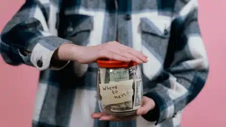 checking vs savings accounts
